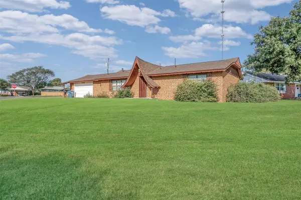 1600 Crestview Drive, Cordell, OK 73632