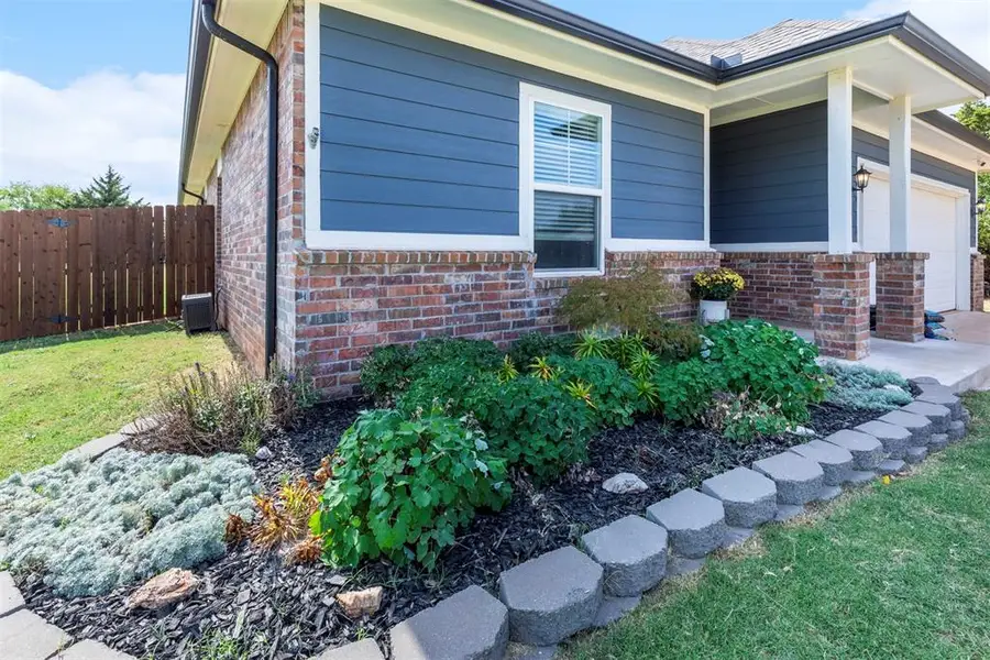 9817 Abington Circle, Edmond, OK 73025 - #3