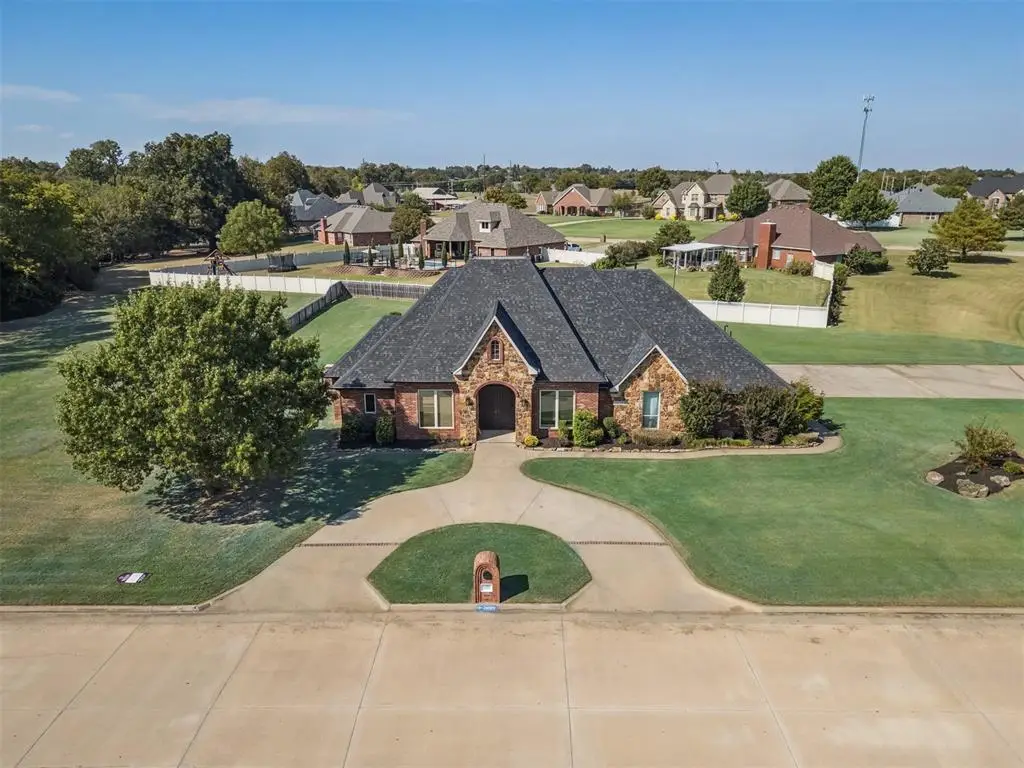 2400 Augusta Drive, Shawnee, OK 74801 - Image #1