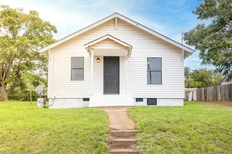 305 W Cedar Avenue, Sayre, OK 73662 - Image #3