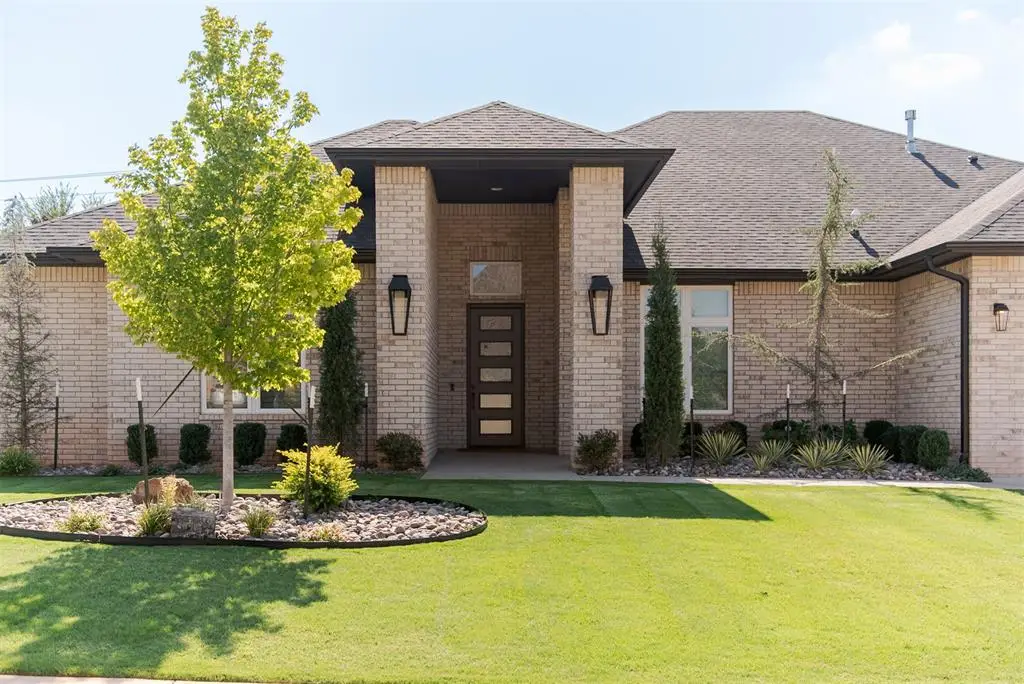 364 Saint Claire Drive Drive, Edmond, OK 73025 - Image #1