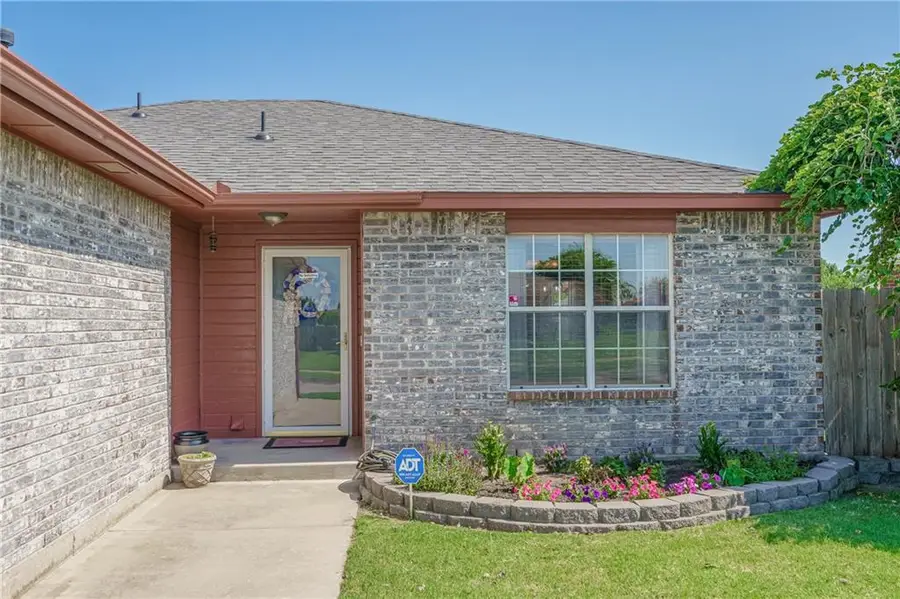 1039 NW 18th Street, Moore, OK 73160 - #3
