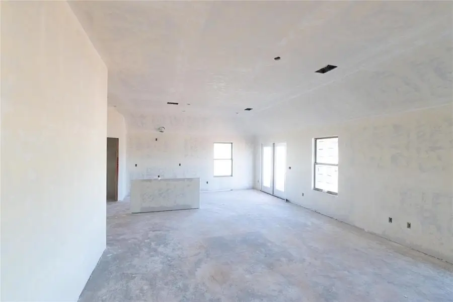 3701 Lynne Avenue, Edmond, OK 73012 - Image #2