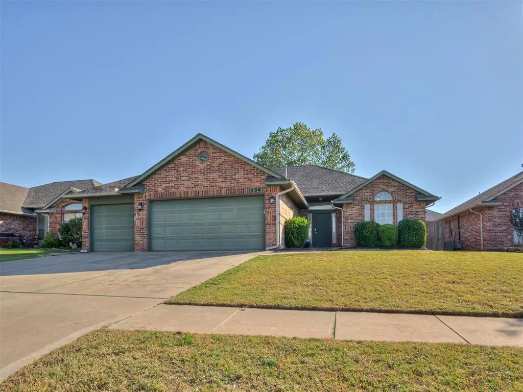 504 Madeline Lane, Moore, OK 73160 - Image #1
