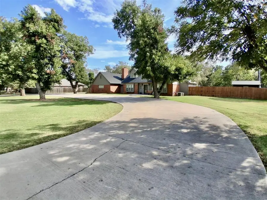 420 W Monroe Street, Mangum, OK 73554 - Image #3