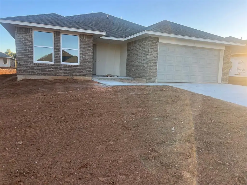 913 Hazy Brook Circle, Chickasha, OK 73018 - Image #1