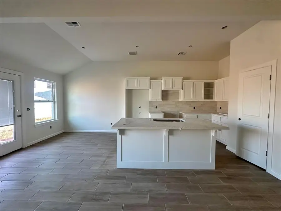 1108 Redwood Creek Drive, Yukon, OK 73099 - Image #3