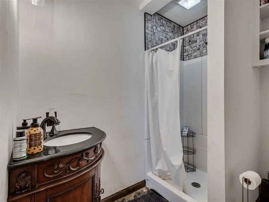 19705 Harrison Road, Shawnee, OK 74801 - Image #3