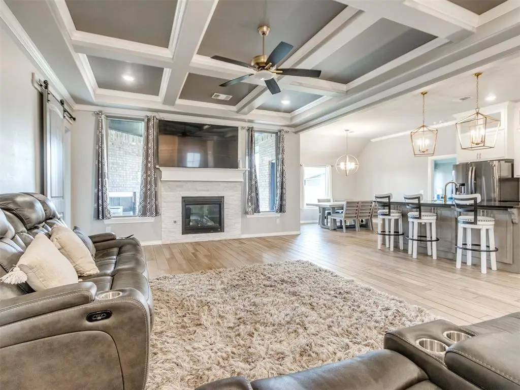 701 Bison Crossing Drive, Yukon, OK 73099 - Image #1