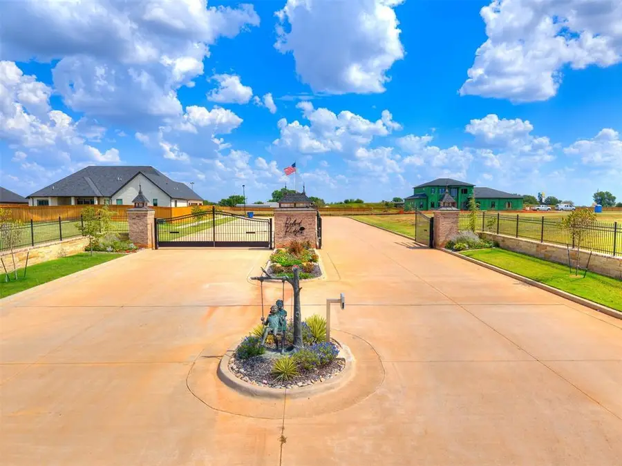 3520 Redbud Drive, Chickasha, OK 73018 - Image #2
