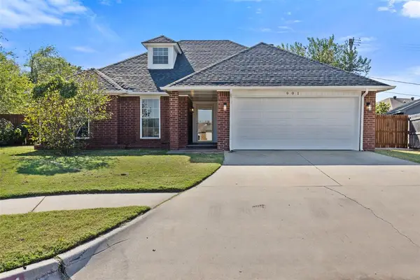 901 N Avery Drive, Moore, OK 73160