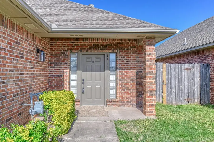 1105 Golden Leaf Drive, Moore, OK 73160 - Image #3
