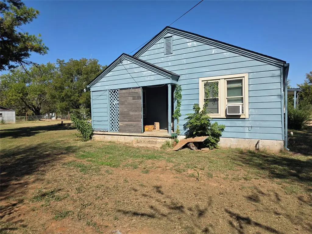 607 N School Avenue, Elmore City, OK 73433 - Image #1