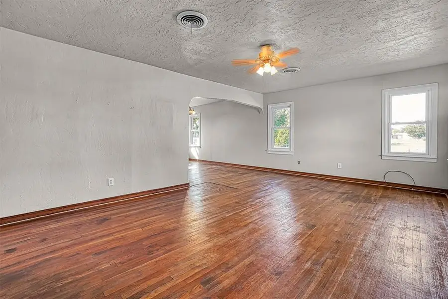 1219 Crestview Drive, Elk City, OK 73644 - Image #3