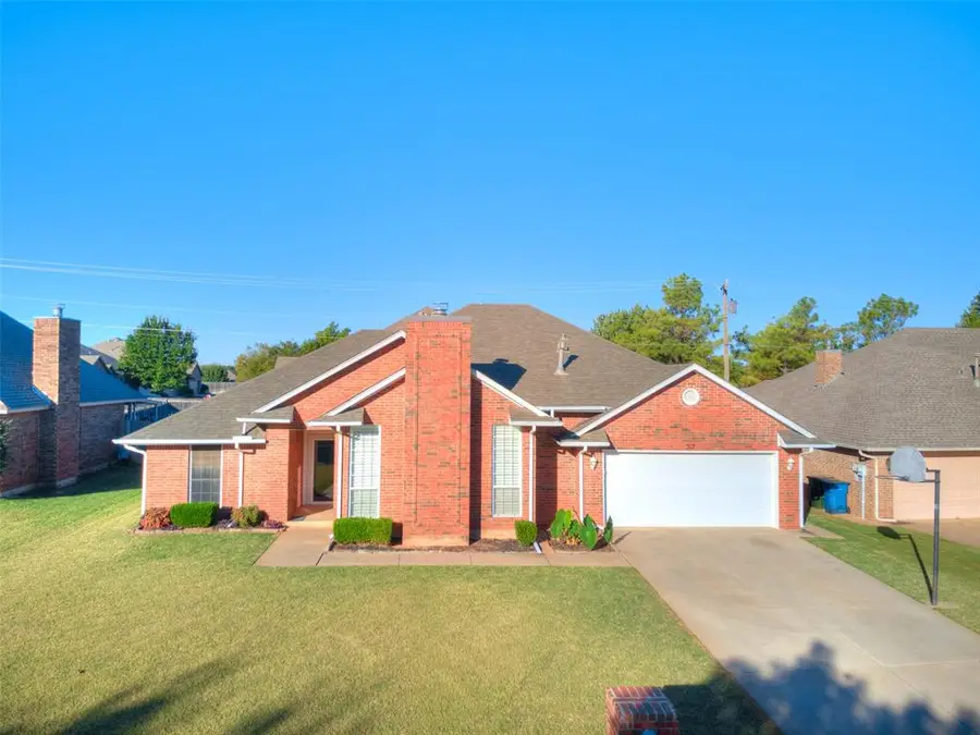 317 Albany Drive, Edmond, OK 73003 - Image #2