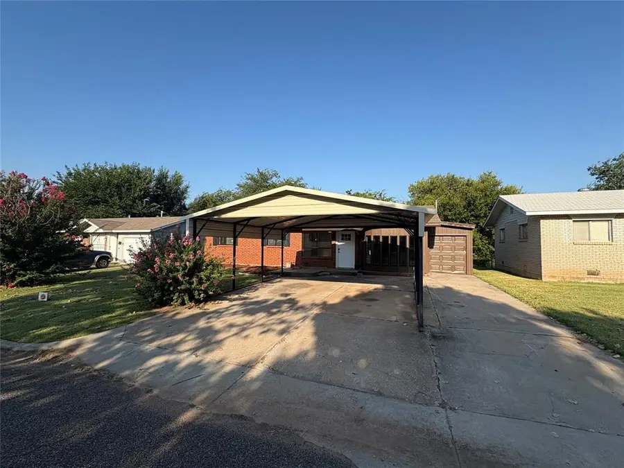 2605 Queensbury Road, Moore, OK 73160 - Image #2