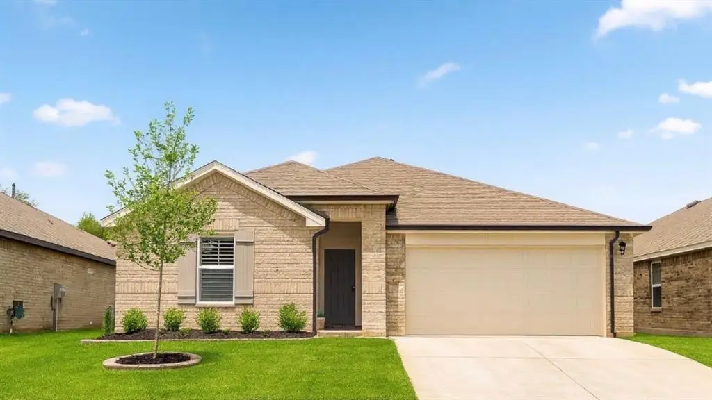 10304 NW 28th Terrace, Yukon, OK 73099 - Image #1