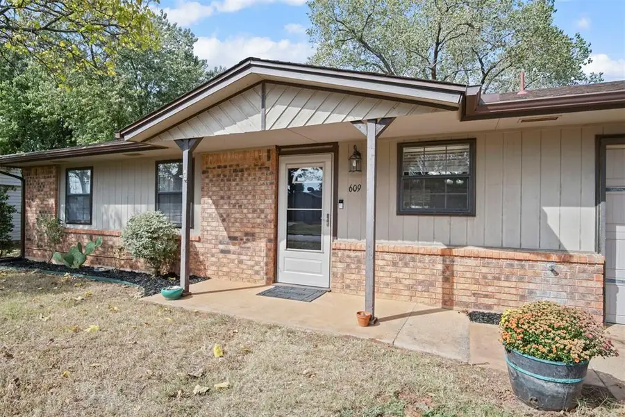 609 Meadowlake Drive, Noble, OK 73068 - Image #2