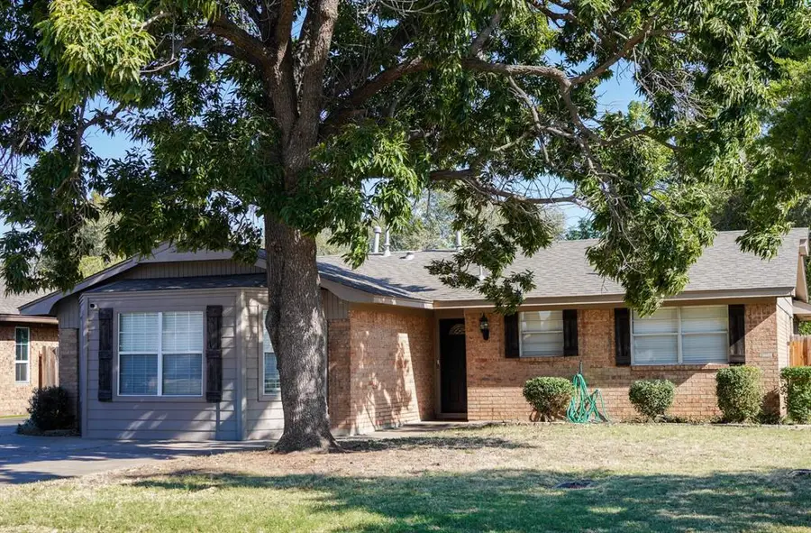 5719 NW Chestnut Lane, Lawton, OK 73505 - Image #2