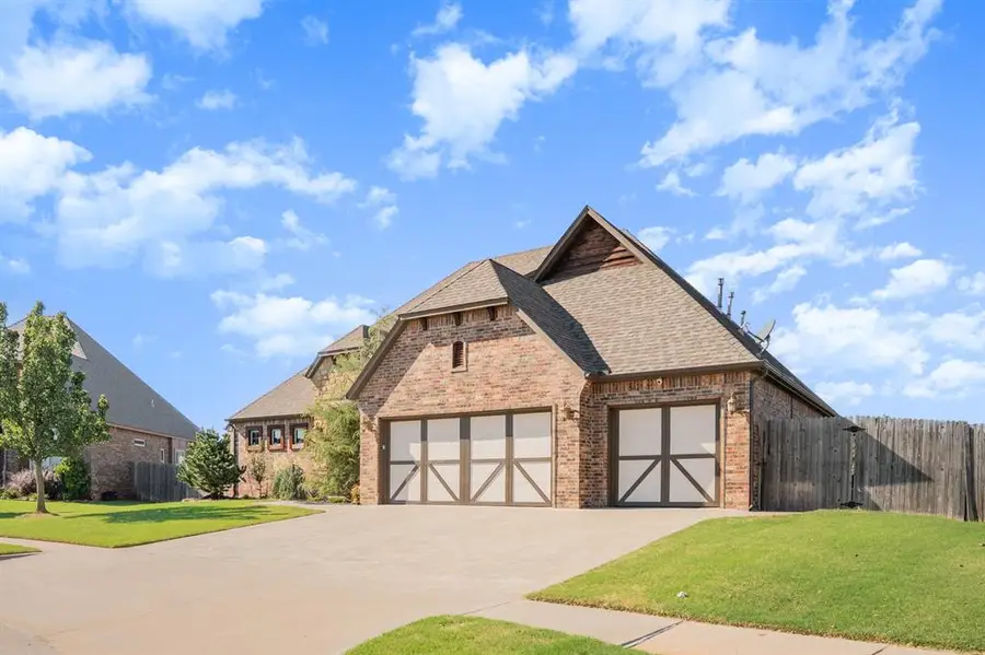 325 John Wedman Boulevard, Yukon, OK 73099 - #2