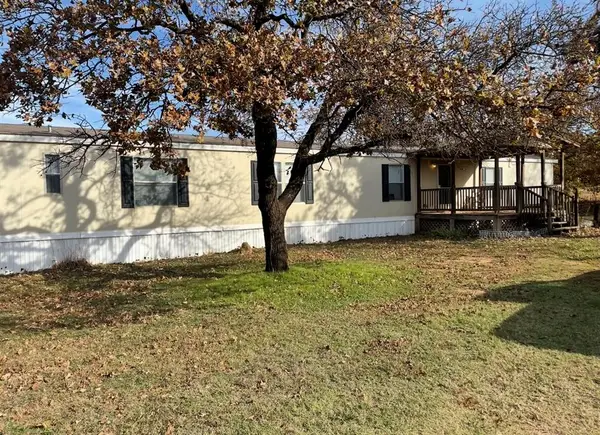 7424 E Charter Oak Road, Guthrie, OK 73044