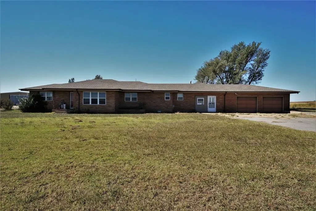 9062 County Road 2535, Hinton, OK 73047 - Image #1
