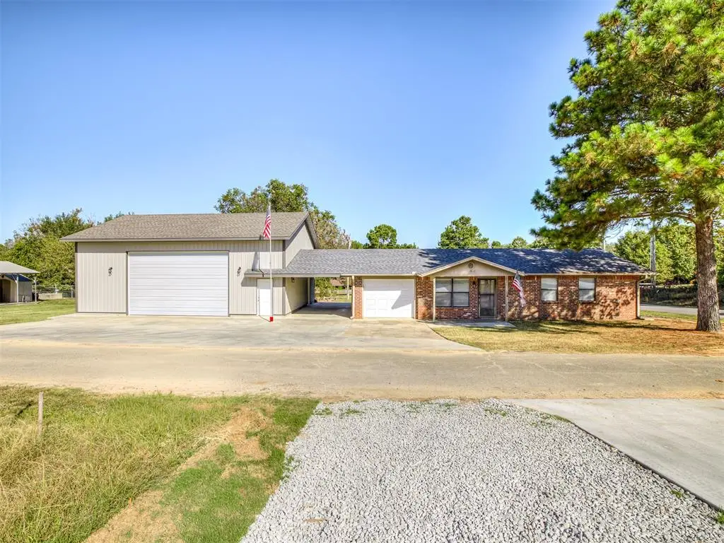 1812 Sunset Drive, Eufaula, OK 74432 - Image #1