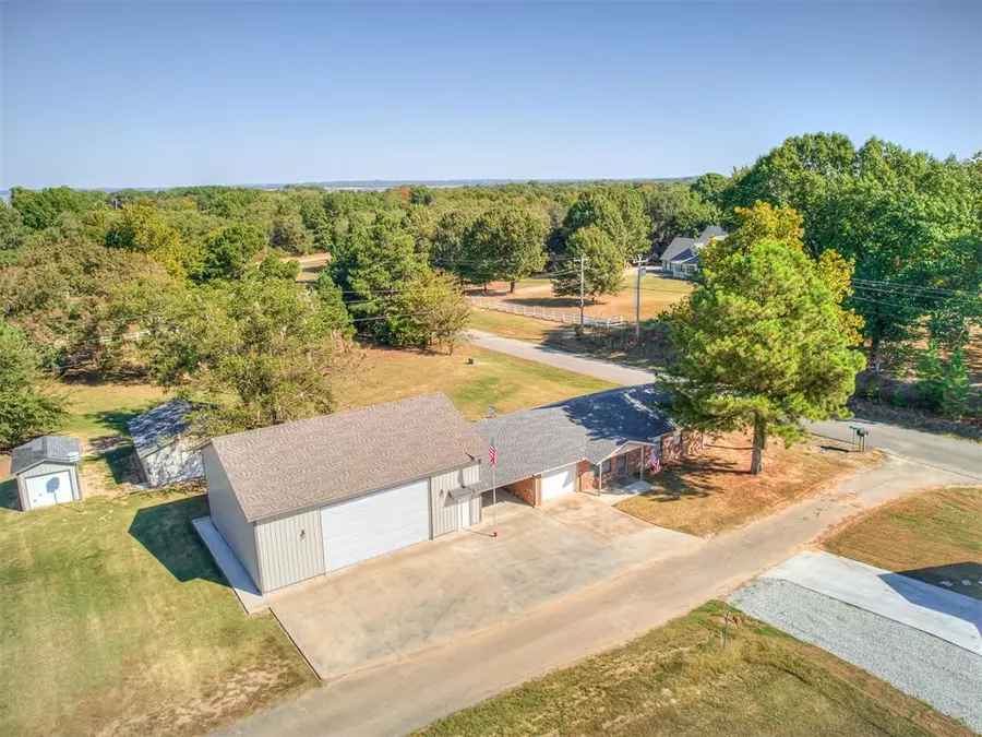 1812 Sunset Drive, Eufaula, OK 74432 - Image #3