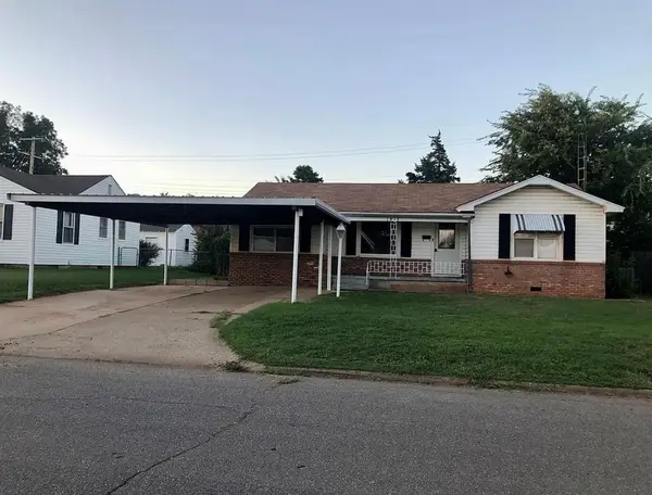 1419 Pine Avenue, Clinton, OK 73601