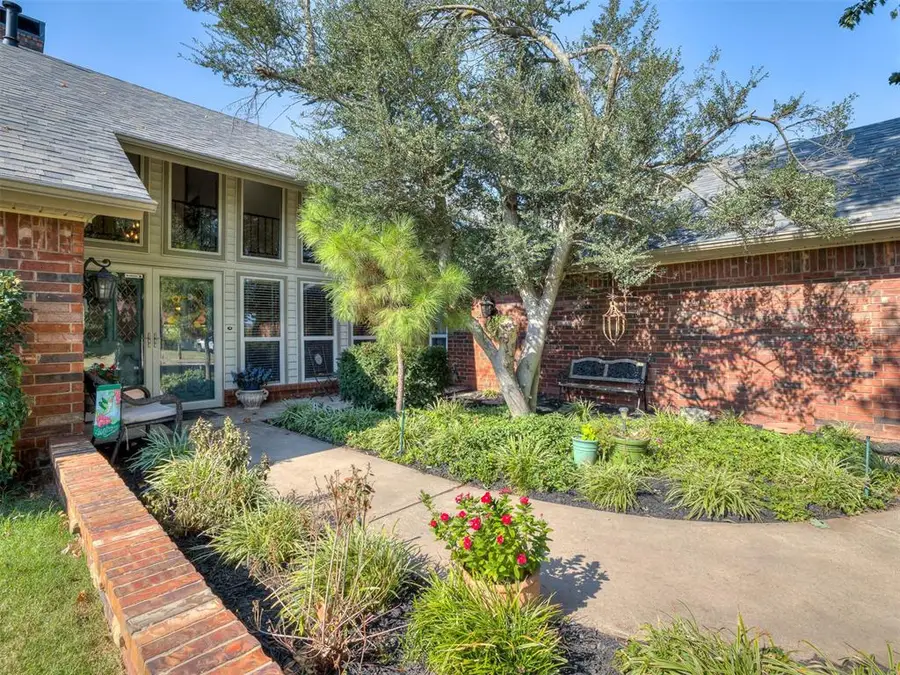 8036 Brookshire Drive, Oklahoma City, OK 73162 - Image #3