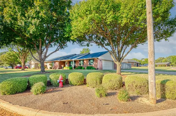 311 Peggy Drive, Elk City, OK 73644