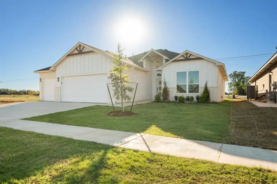 5017 Misty Wood Lane, Mustang, OK 73064 - Image #3