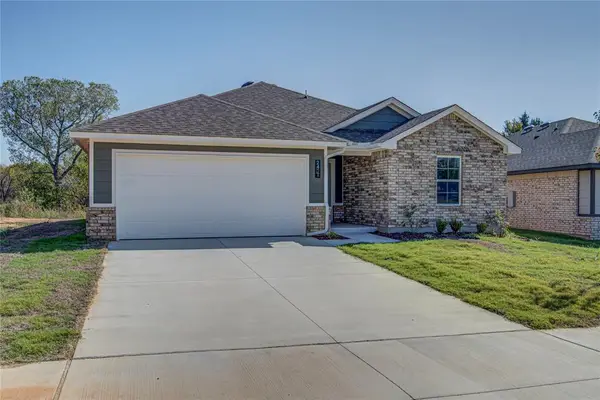2401 S 27th Court, Chickasha, OK 73018