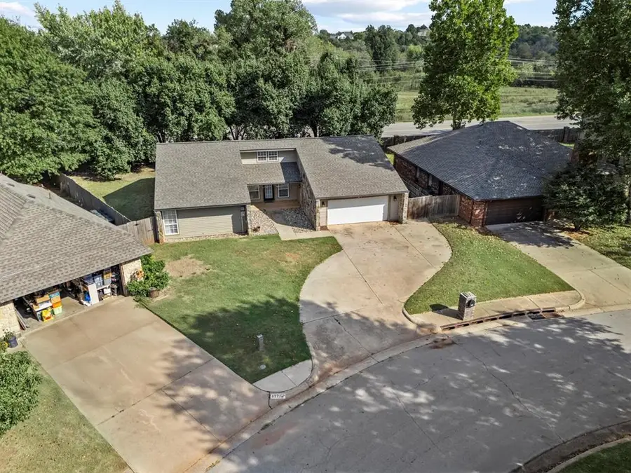 816 Woodbury Drive, Edmond, OK 73034 - Image #2