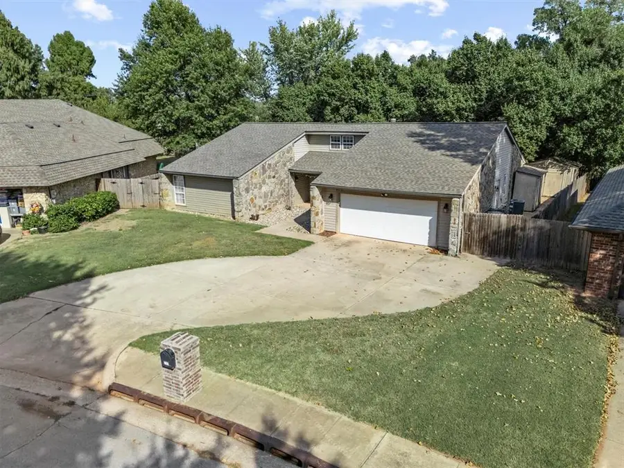 816 Woodbury Drive, Edmond, OK 73034 - Image #3