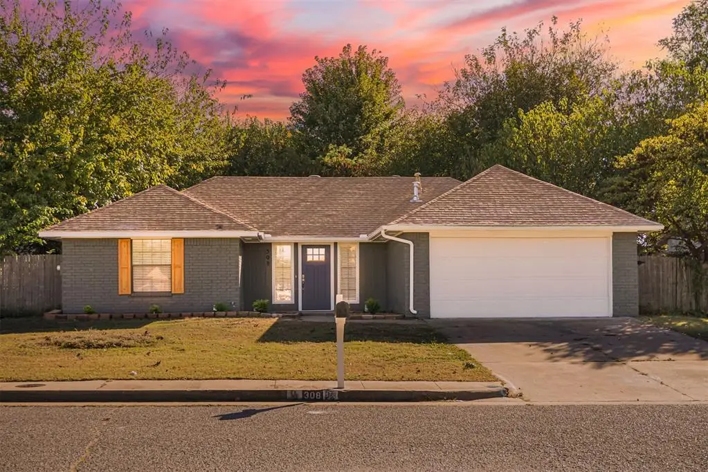 308 Clermont Drive, Edmond, OK 73003 - Image #1