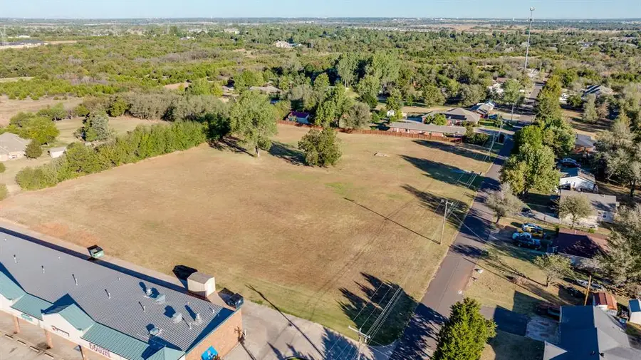 227 N Carol Terrace, Mustang, OK 73064 - Image #2