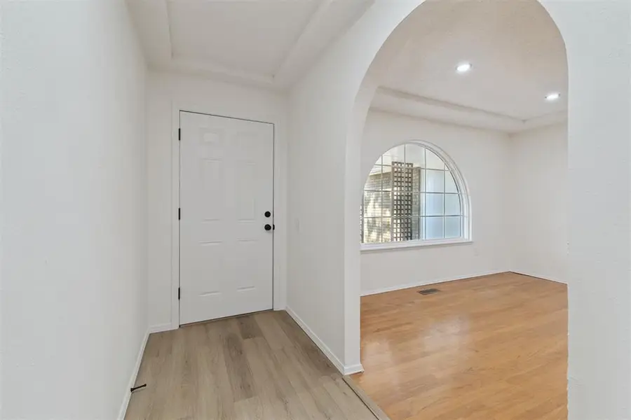 12300 Springwood Drive, Oklahoma City, OK 73120 - Image #3