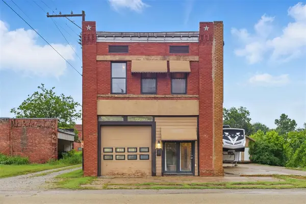 111 E Broadway Avenue, Yale, OK 74085