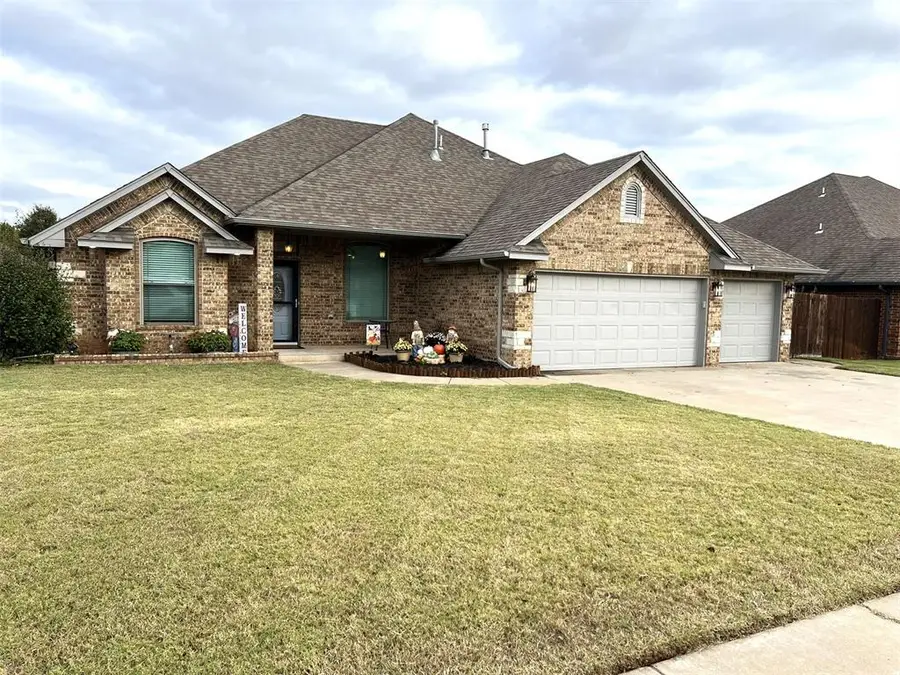 912 N Barn Hill Way, Mustang, OK 73064 - Image #2