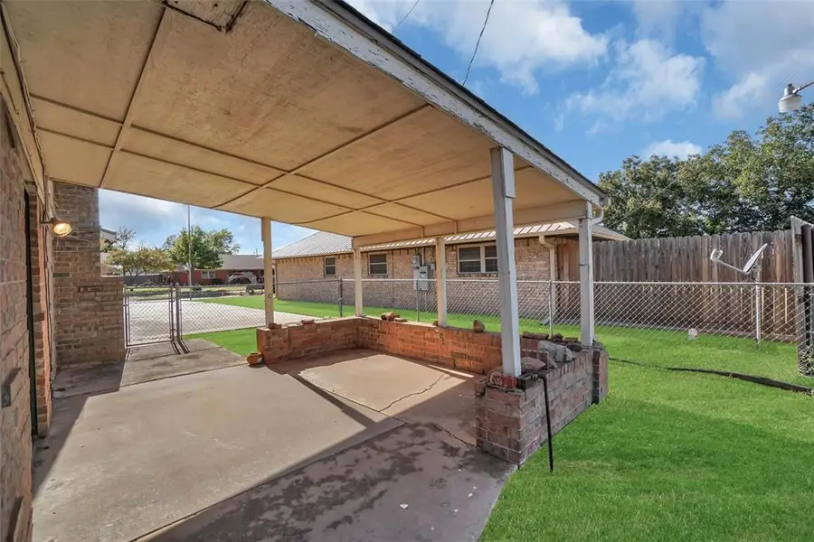 2524 N Robin Street, Altus, OK 73521 - Image #2