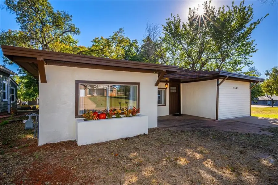 1805 E University Avenue, Guthrie, OK 73044 - Image #2