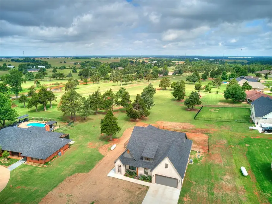 10105 Cedar Valley Circle, Guthrie, OK 73044 - Image #3