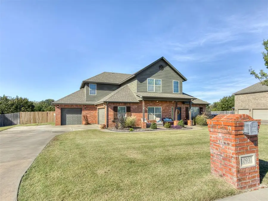 10937 N Pointe Drive, Edmond, OK 73025 - Image #2