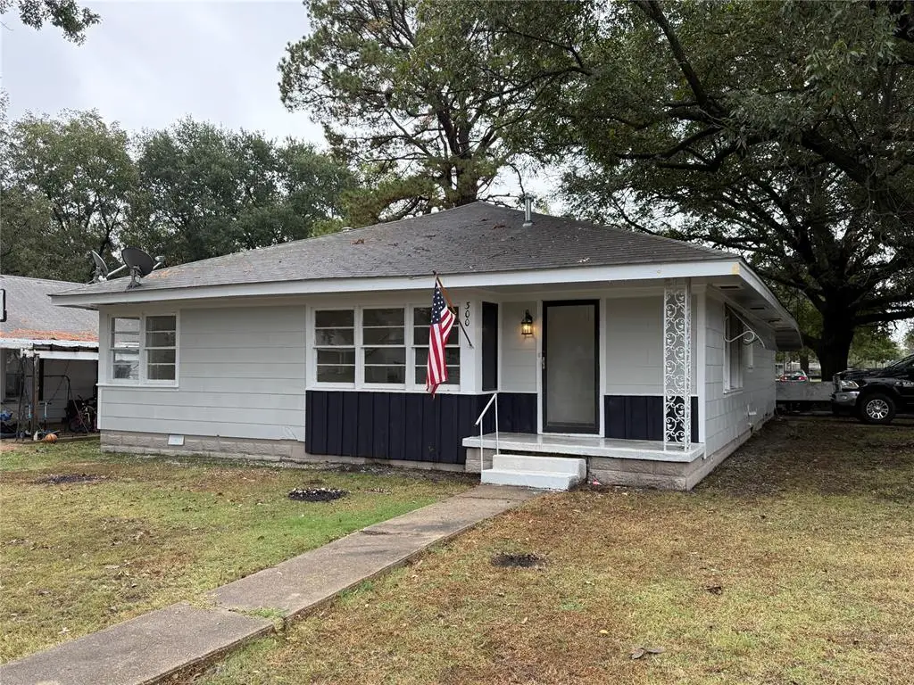 300 E Broadway Street, Wetumka, OK 74883 - Image #1