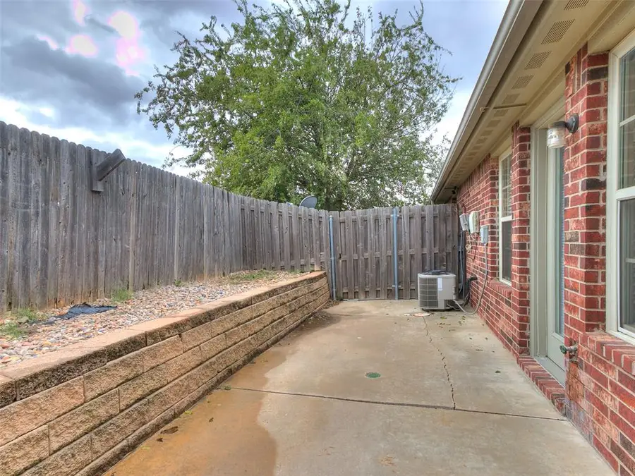 920 SW 92nd Street, Oklahoma City, OK 73139 - Image #3