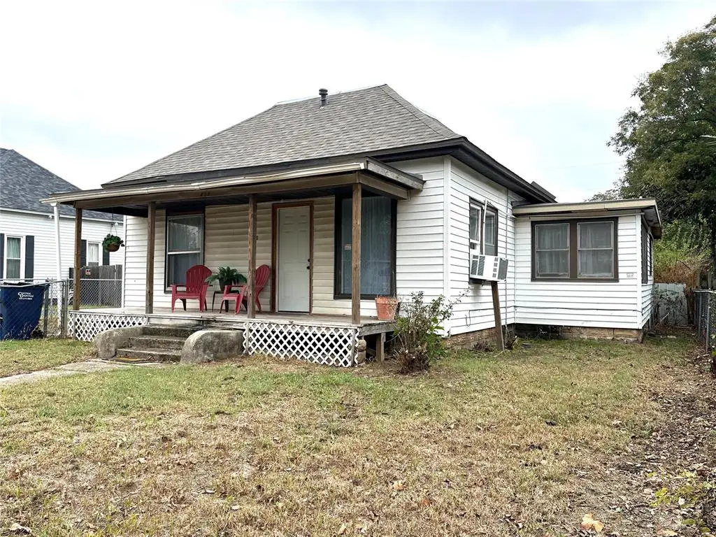 611 N Chapman Avenue, Shawnee, OK 74801 - #1