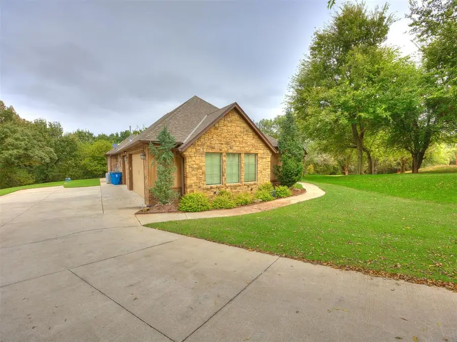4618 Riata Circle, Tuttle, OK 73089 - Image #2
