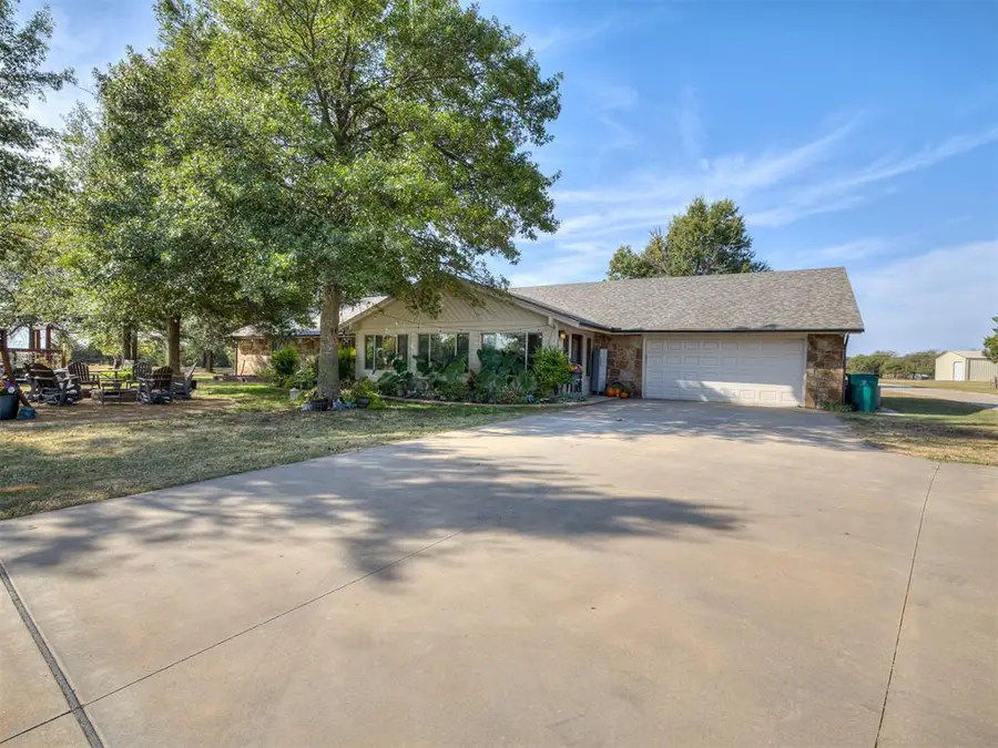 7025 S Cimarron Road, Yukon, OK 73099 - Image #2