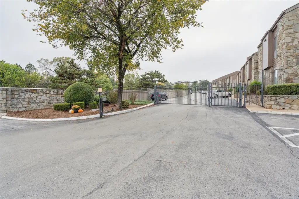 6000 N Pennsylvania Avenue #16, Oklahoma City, OK 73112 - Image #1